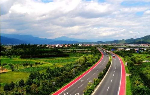 中國絕美彩色公路大盤點 特色各異，驚艷四方，隧道奇觀更添魅力